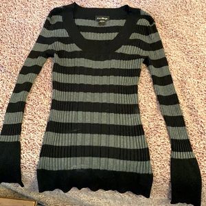 Black and grey long sleeved sweater size large